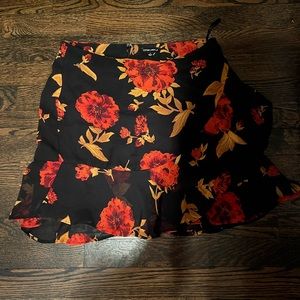 Floral mini skirt!